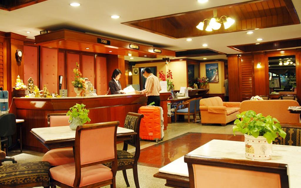 Silom Village Inn Bangkok Zewnętrze zdjęcie