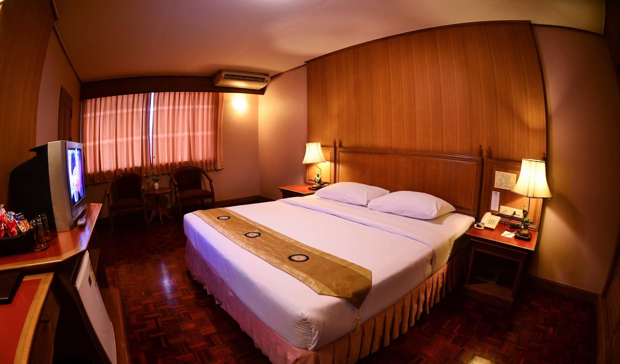 Silom Village Inn Bangkok Zewnętrze zdjęcie