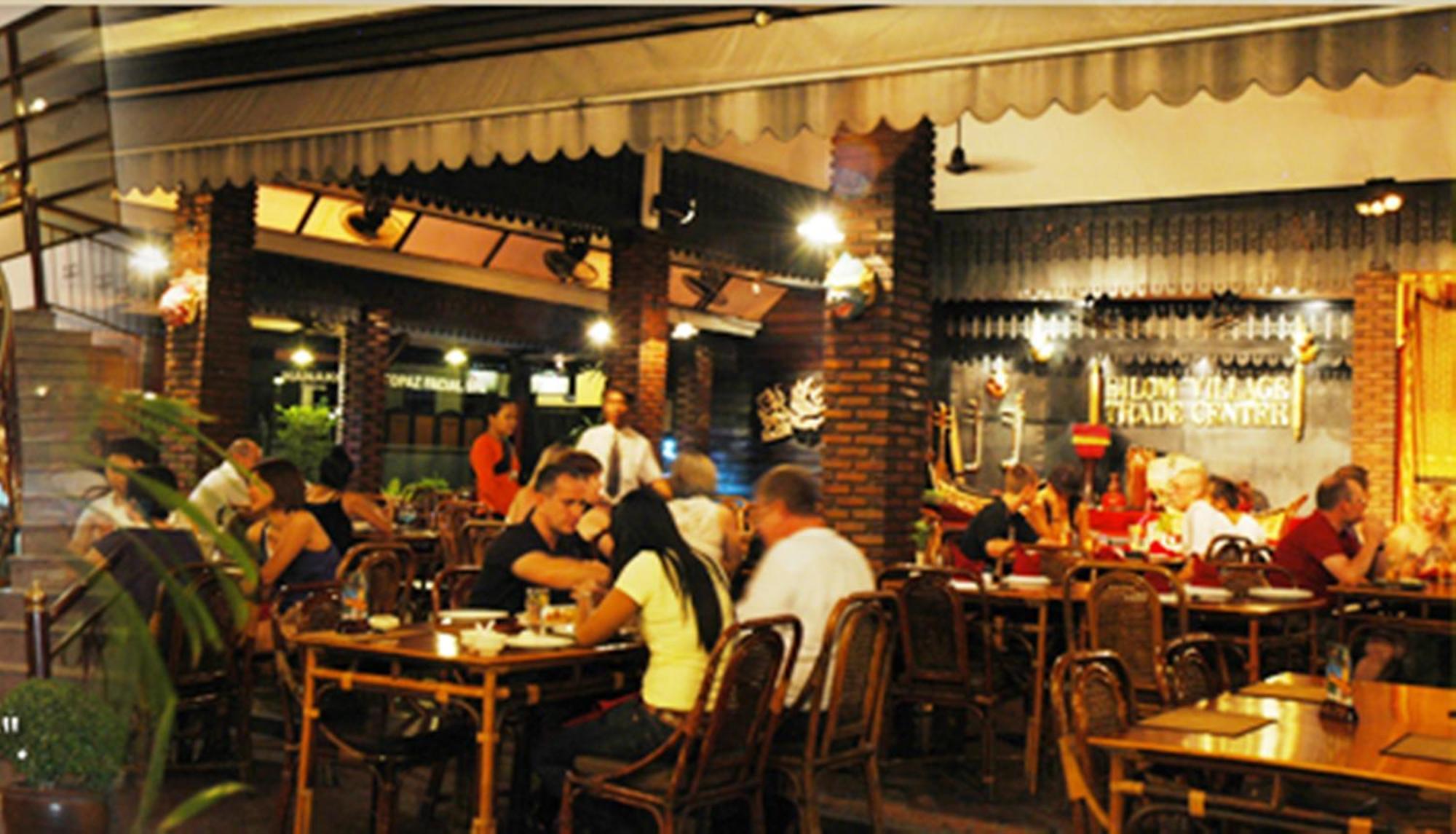 Silom Village Inn Bangkok Zewnętrze zdjęcie