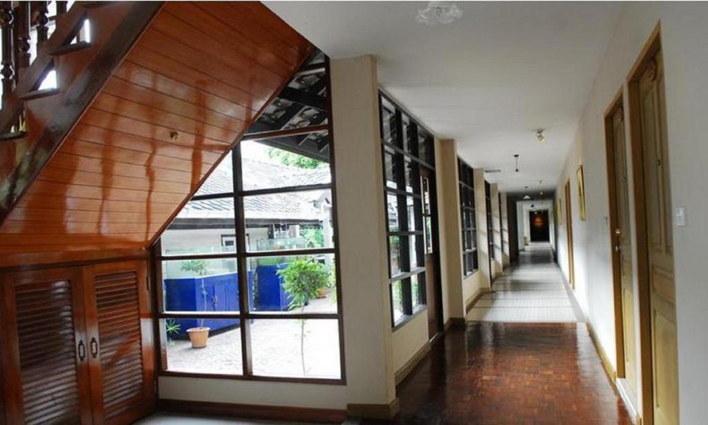 Silom Village Inn Bangkok Zewnętrze zdjęcie