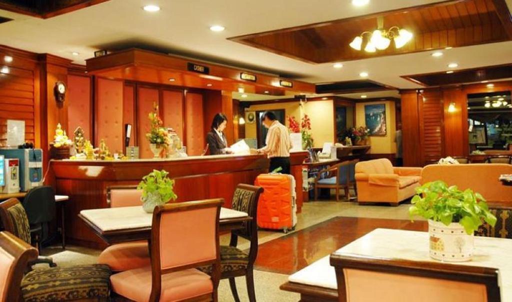 Silom Village Inn Bangkok Zewnętrze zdjęcie