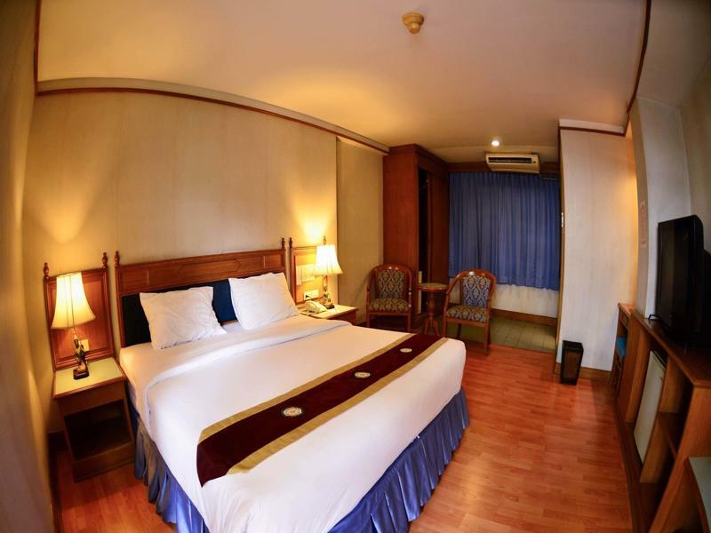 Silom Village Inn Bangkok Zewnętrze zdjęcie