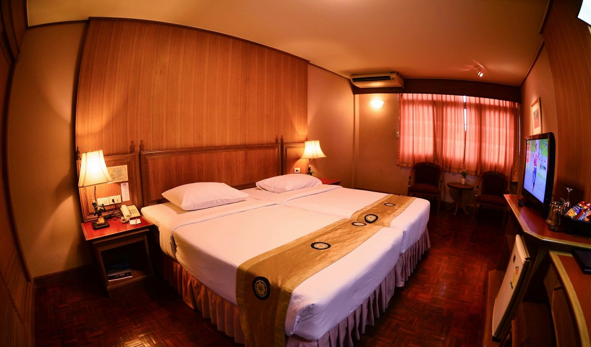 Silom Village Inn Bangkok Zewnętrze zdjęcie