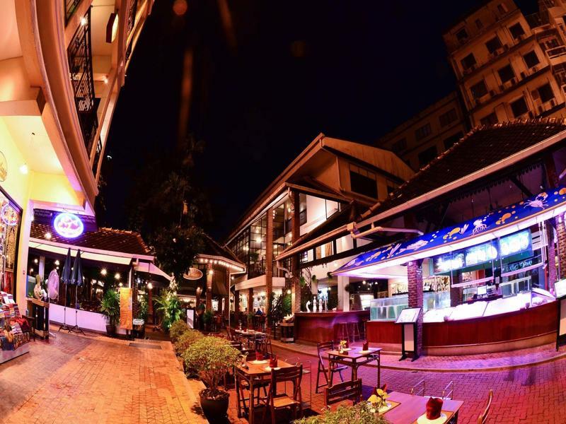 Silom Village Inn Bangkok Zewnętrze zdjęcie